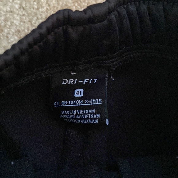 Fleece lined Nike sweatpants 4t - Picture 3 of 4